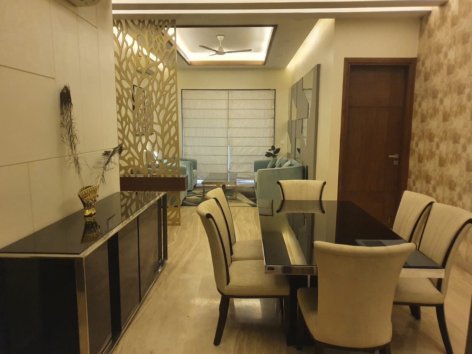 DLF Phase I Premium Apartment