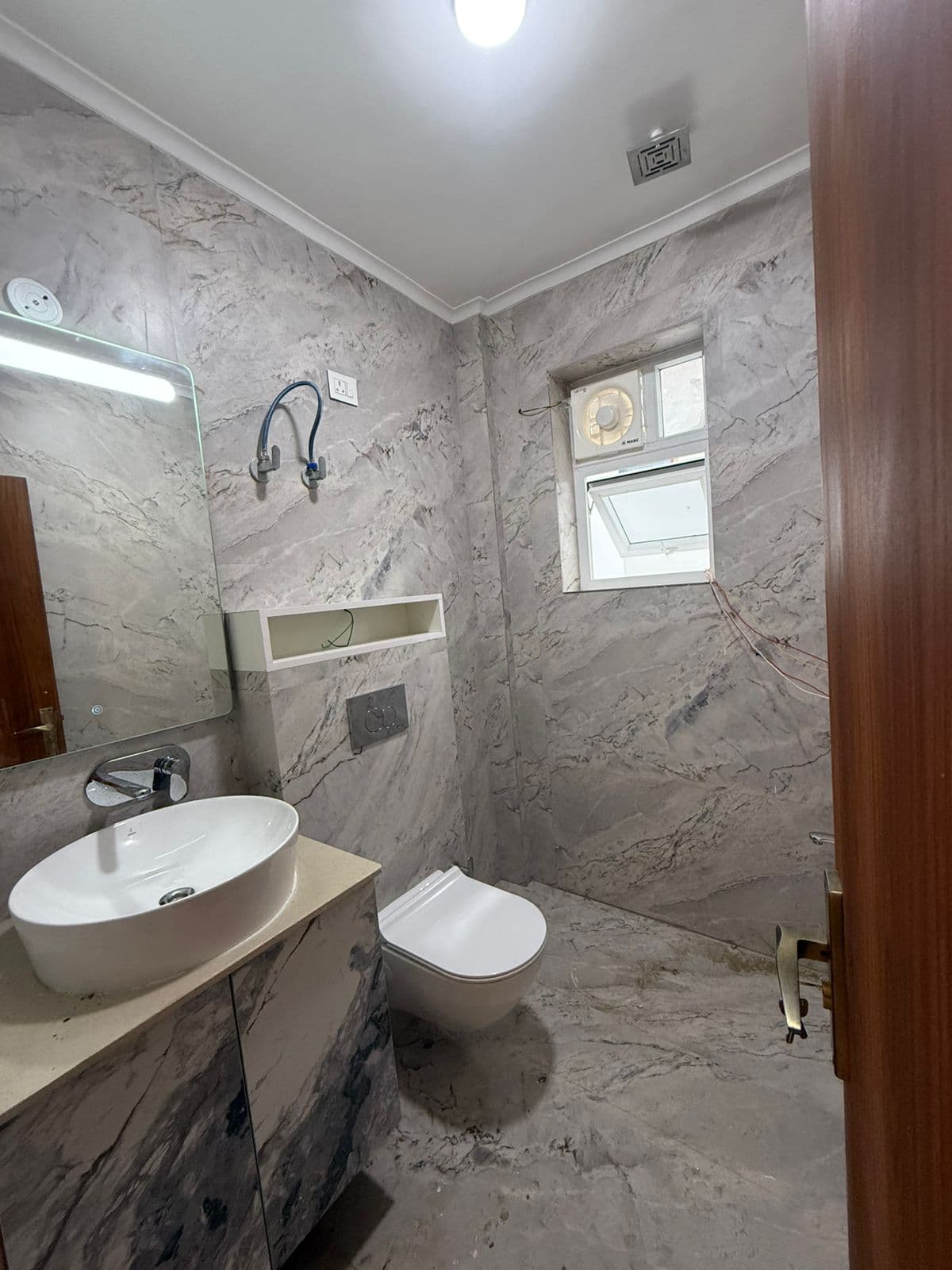 Luxury 4BHK Corner Property - Image 2